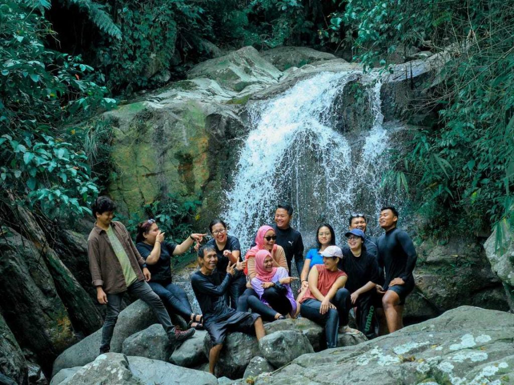 tiga trekking sentul
