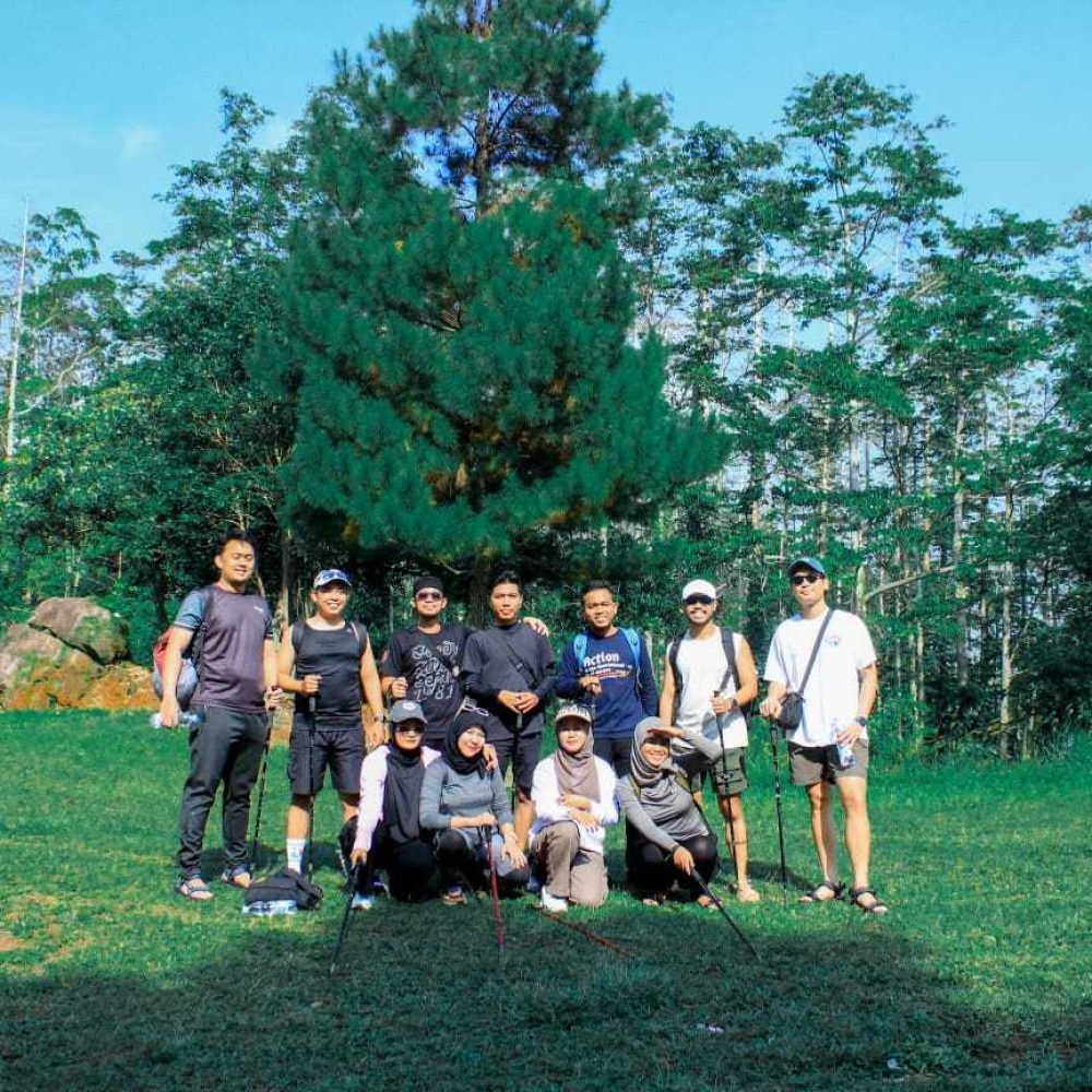 tiga trekking sentul