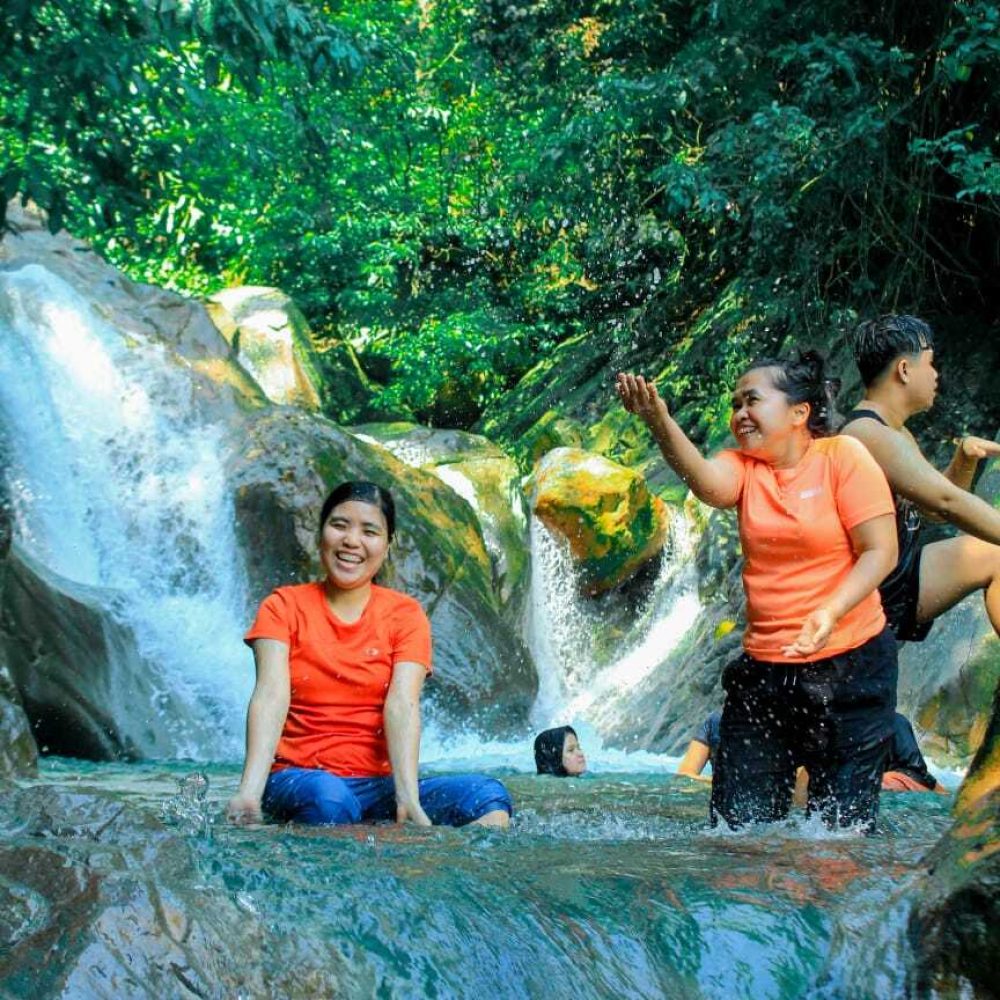 tiga trekking sentul