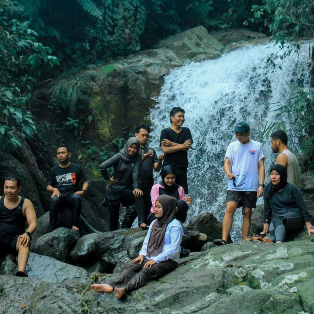 tiga trekking sentul