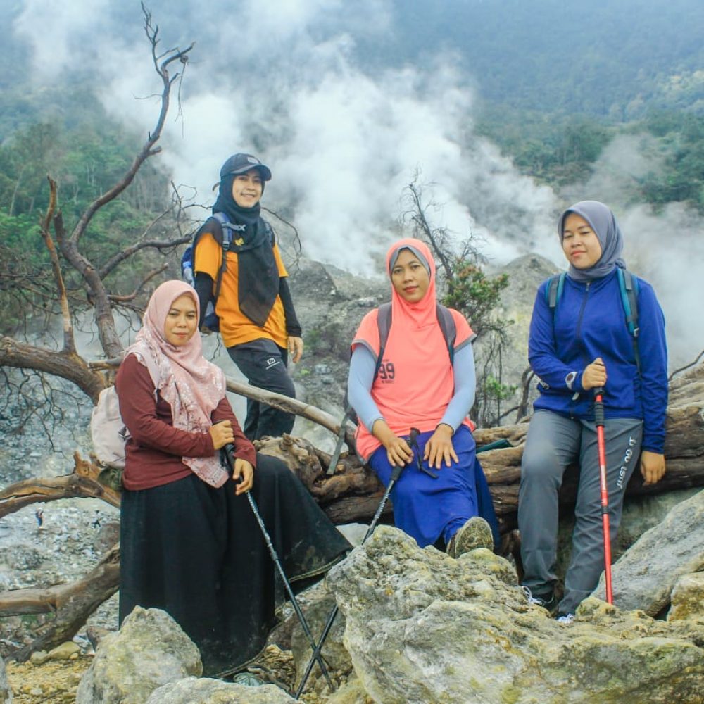 paket trekking sentul