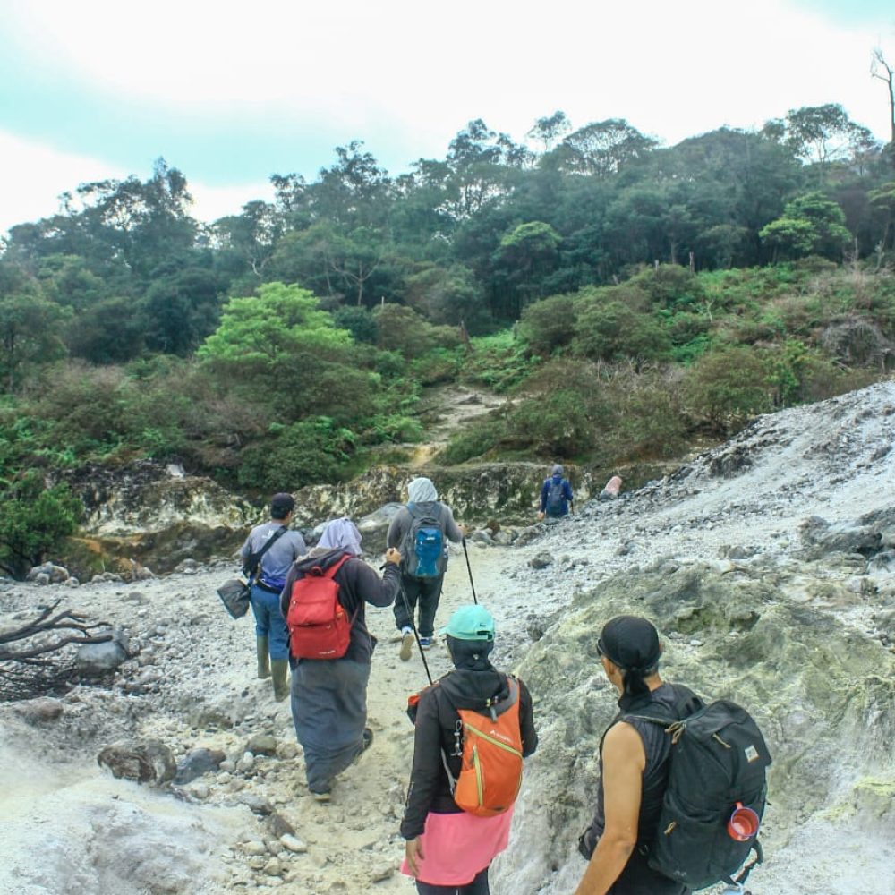 trekking "kawah ratu bogor" by tiga trekking sentul