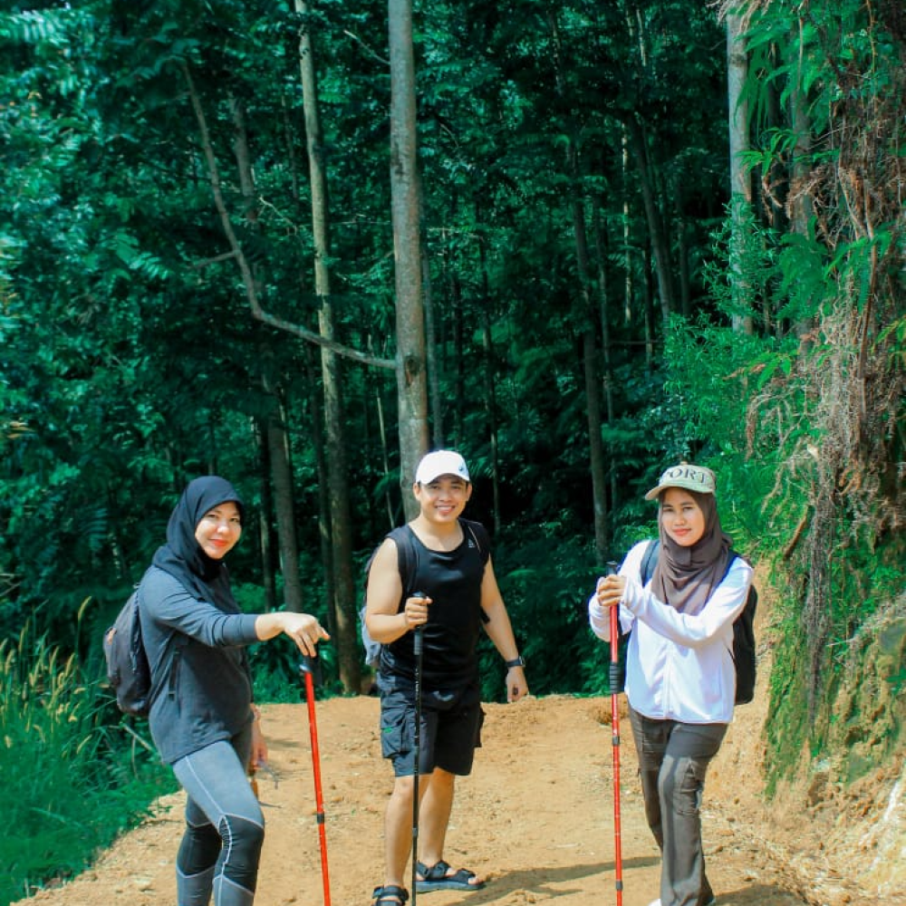 paket trekking sentul